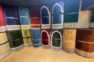 Tips Memaksimalkan Umur Pakai Karpet Masjid Agar Tetap Nyaman Bertahun-Tahun