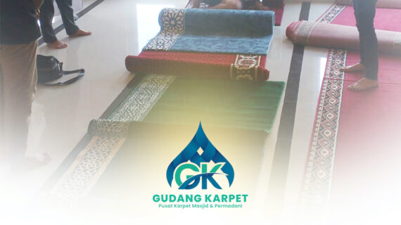 Pilih Karpet Bareng Jamaah yang Lain